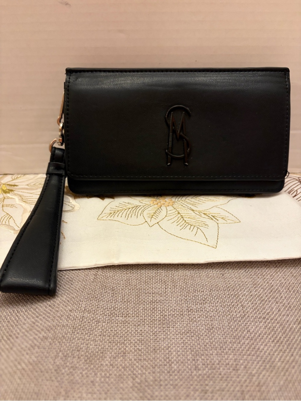 Steve Madden Black Women's Wristlet Clutch - Sleek Everyday Bag